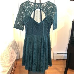 BCBGMAXAZRIA Julia size 4 dress
